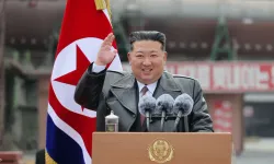Kuzey Kore lideri Kim Jong Un nükleeri denize taşıyor