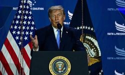 Trump: Petrol fiyatları sert düşüşte, daha da düşecek