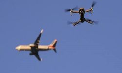 İnişe geçen yolcu uçağı drone ile çarpıştı!