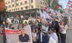 İsveç'te halk, israili protesto için meydana indi!