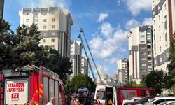 İstanbul'da binanın çatısında korkunç yangın!