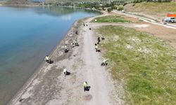Hazar Gölü'nde 56 kilometrelik kıyıdan 12 ton atık çıkarıldı!