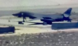 ABD'nin dev bombardıman uçağı düştü!