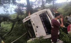 Tarım işçilerini taşıyan midibüs devrildi: 22 yaralı