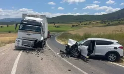 Tokat'ta kamyon ile cip çarpıştı!