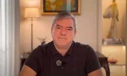 Özdil: Haluk Levent İzmir Marşı okudu diye rol model ilan edildi