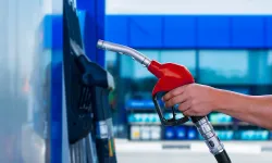 Petrol düşse de yükselse de bizde hep zam var! Akaryakıta bir zam daha geldi