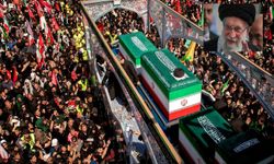 İran İslam inkılabı Rehberi Şehit Ayetullah Ali Hamaney Irak’ta uğurlanıyor!