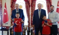 Cumhurbaşkanı Erdoğan, camilerde kek dağıtan otizmli Joshua Harris'i kabul etti!