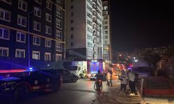 Esenyurt'ta 14 katlı binada yangın çıktı