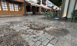 Sağanak nedeniyle Üsküdar'daki Gastronomi Sokağı'nı su bastı