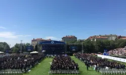 ''Çarşaflı öğrenciler, takke takan babalar.. Çağdaş portre görmek isterdim'' dedi, milleti aşağıladı