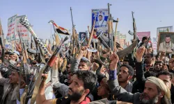 Suudi Arabistan Yemen'i vurdu, Yemen'den yanıt geldi
