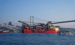 Dev doğal gaz platformu İstanbul Boğazı'ndan geçti