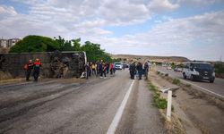 Yolcu otobüsü devrildi: 41 yaralı