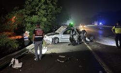 Arızalanan otomobile tır çarptı, 7 yaşındaki çocuk öldü