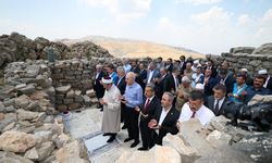 TBMM Başkanı Kurtulmuş, HÜDA PAR Milletvekili Demir ile Şırnak'taki anma programına katıldı!