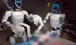 İnsansı robotlar ameliyat yaptı