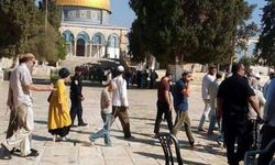 Siyonistler Mescid-i Aksa'ya baskın düzenledi!
