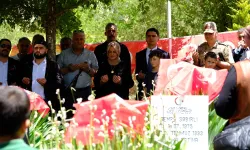 Sündüs Katliamı’nın 33’üncü yılında şehitler kabirleri başında anıldı!
