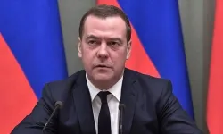Medvedev: Hürmüz Boğazı, İran için artık nükleer silahlar kadar önemli