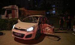 Ümraniye'de hafriyat kamyonu ile otomobil çarpıştı: 1'i ağır 4 yaralı