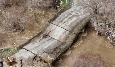 Muğla'da köprü çöktü!