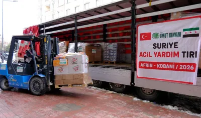 Umut Kervanı’nın hazırladığı yardım tırı Van’dan Suriye’ye doğru yola çıktı