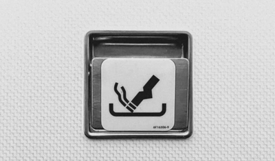 Uçaklarda neden küllük olduğu şimdi açıklandı