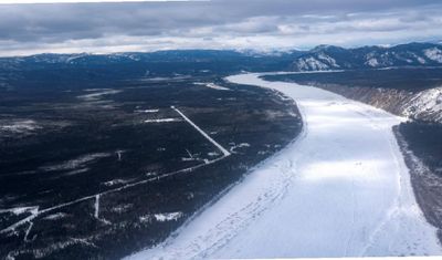 Dağ denize çöktü, 500 metrelik tsunami oluştu