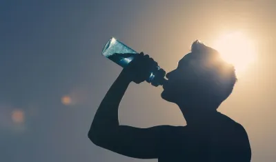 Yemekte su içenler dikkat! Ezber bozan araştırma
