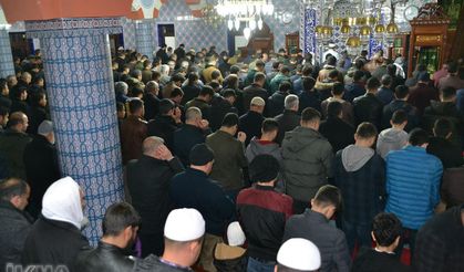 Viranşehirliler Regaib Kandilini ihya etti