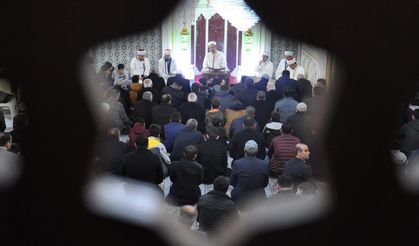 Batman'da Regaib Kandili dualarla ihya edildi