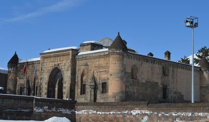 Kadim tarihiyle bir abide: İhlâsiye Medresesi