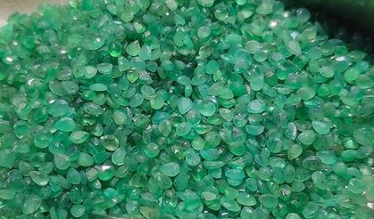 Milyarlarca dolar değerinde zümrüt, çölde terk edildi