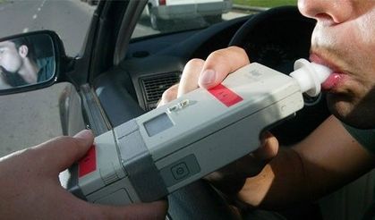 Alkollü sürücüye yüz binlerce liralık ceza kesildi