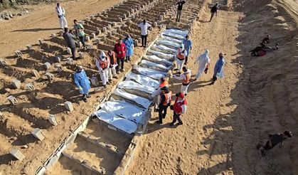 Gazze'de cenazeler, kimlikleri tespit edilemeden gömülüyor