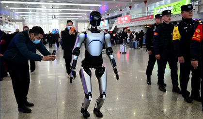 Bir robot ne kadar yürüyebilir? Çinli robot AgiBot yürüme rekorunu kırdı!