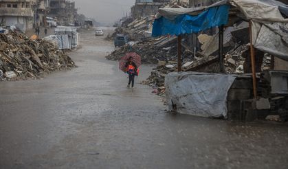 Gazze'de çadırlar bir kez daha su altında kaldı