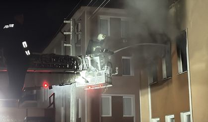 Kütahya'da apartman yangınında mahsur kalanlar böyle kurtarıldı