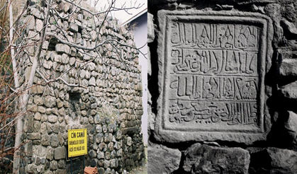 Cin Camiinin 23 yıldır kayıp olan kitabesi kırılmış olarak bulundu