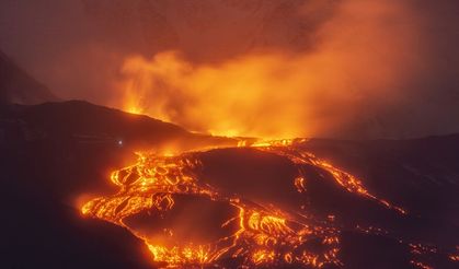 Etna yanardağı homurdanmaya devam ediyor