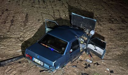 5 kişinin yaralandığı kazada araç bu hale geldi