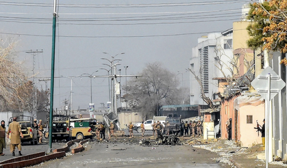 Pakistan'da bombalı saldırı!