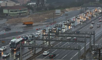 İstanbul'da bayram dönüşü trafik yoğunluğu oluştu