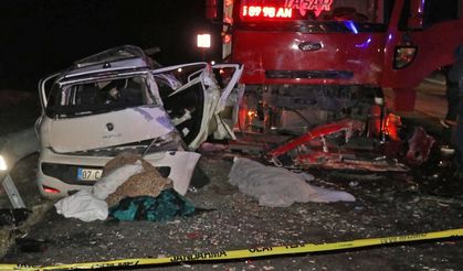Otomobil ile kamyon çarpıştı: 1 kişi öldü, 5 kişi yaralandı