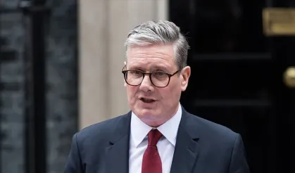 Starmer bu kez köşeye sıkıştı: İstifa baskısı artıyor!