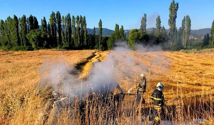 Otomobil devrildi: Sürücüsü ile eşi yaralandı