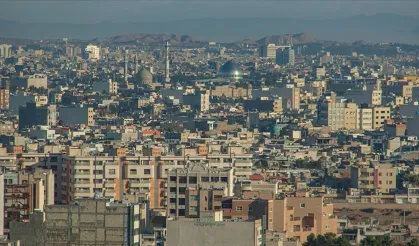 İran kavruluyor: Kamu kurumları tatil edildi
