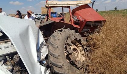 Traktöre çarpan otomobildeki 3 kişi öldü